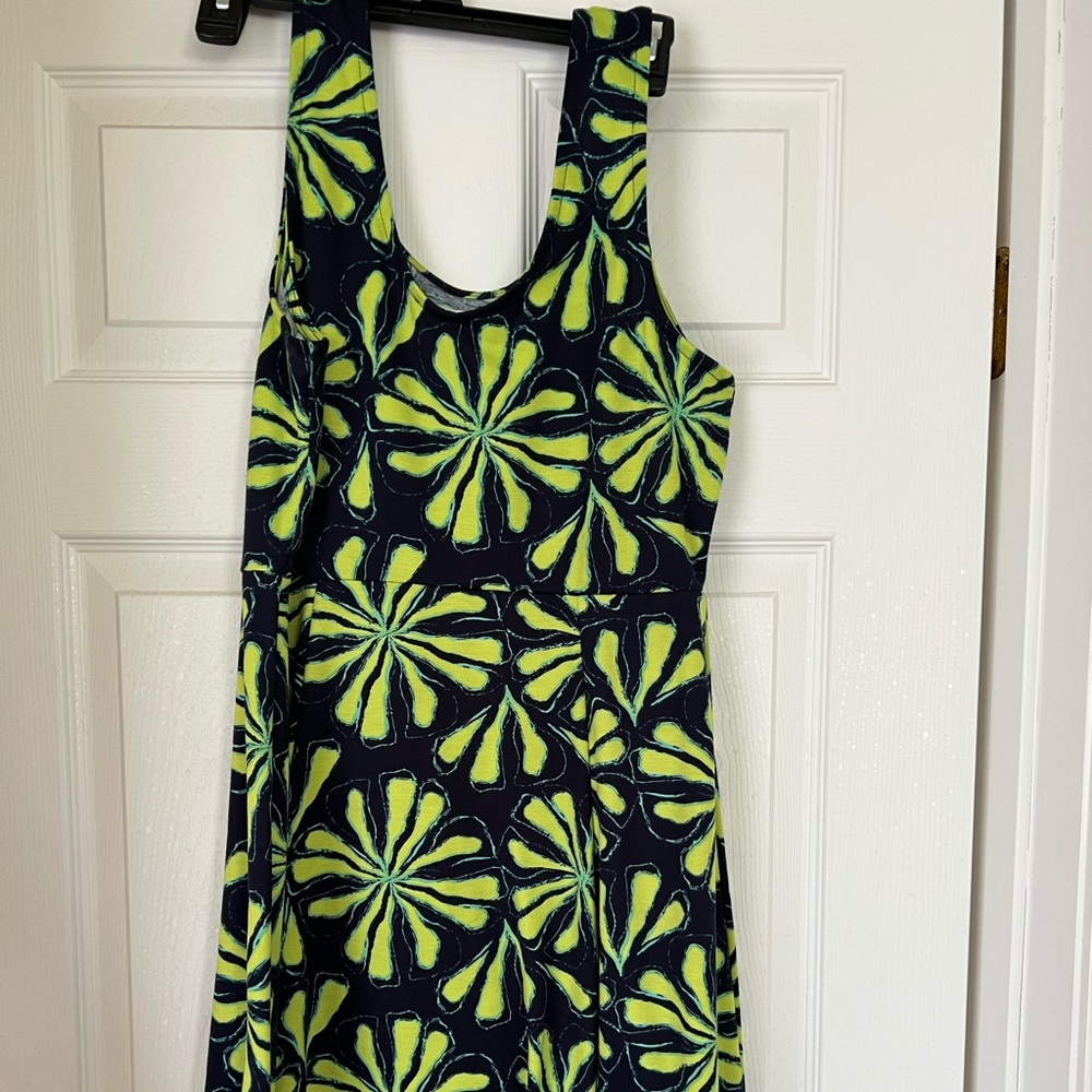K Jordan “Go fit to flare” sleeveless dress size L
